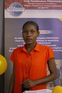 Portrait de TM Rose Karlande Desrosiers, membre du Club Toastmasters PROMODEV